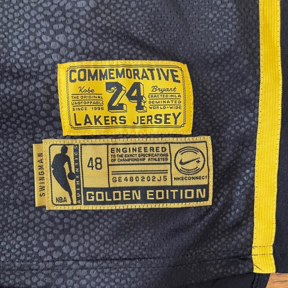 Nike Kobe Bryant Commemorative SnakeSkin Jersey Golden Edition Collectable Sz 48 - Picture 3 of 10